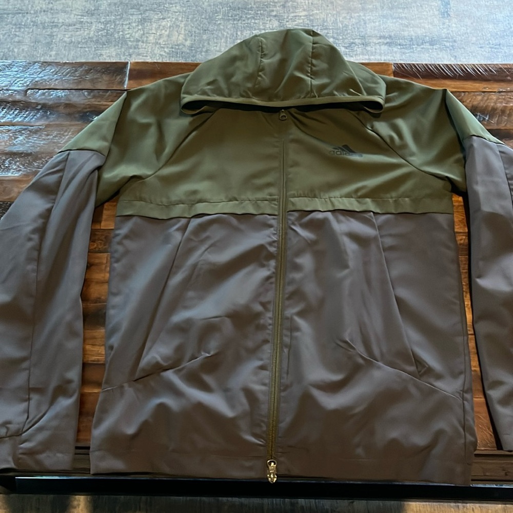 Adidas Windbreaker | Men’s size Small